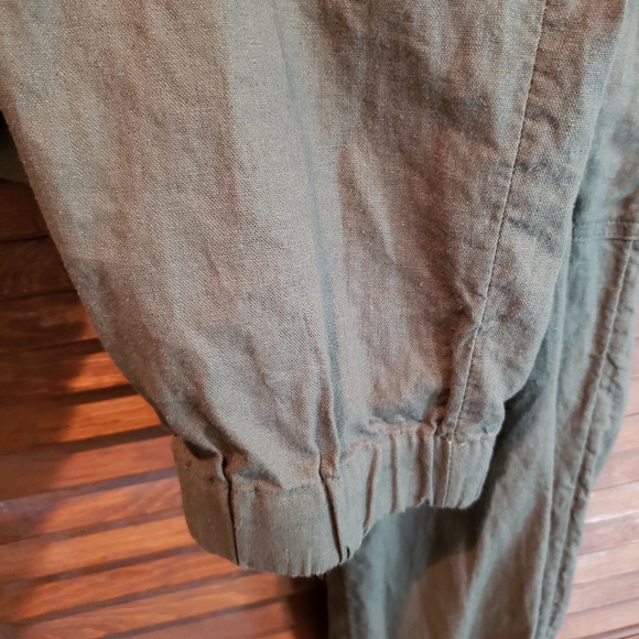 Banana Republic Cropped Pants - Picture 6 of 13